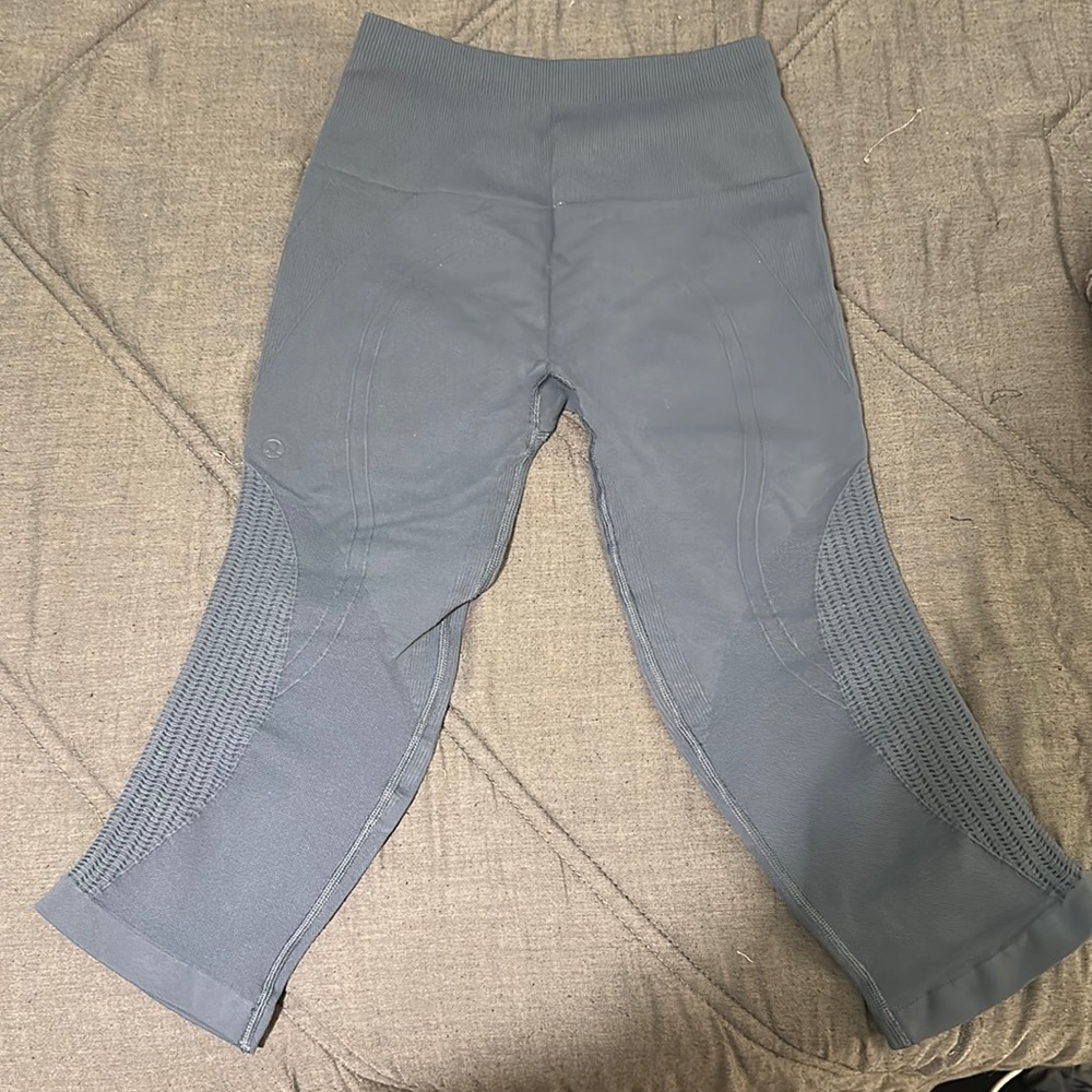 Lululemon blue-gray capri leggings